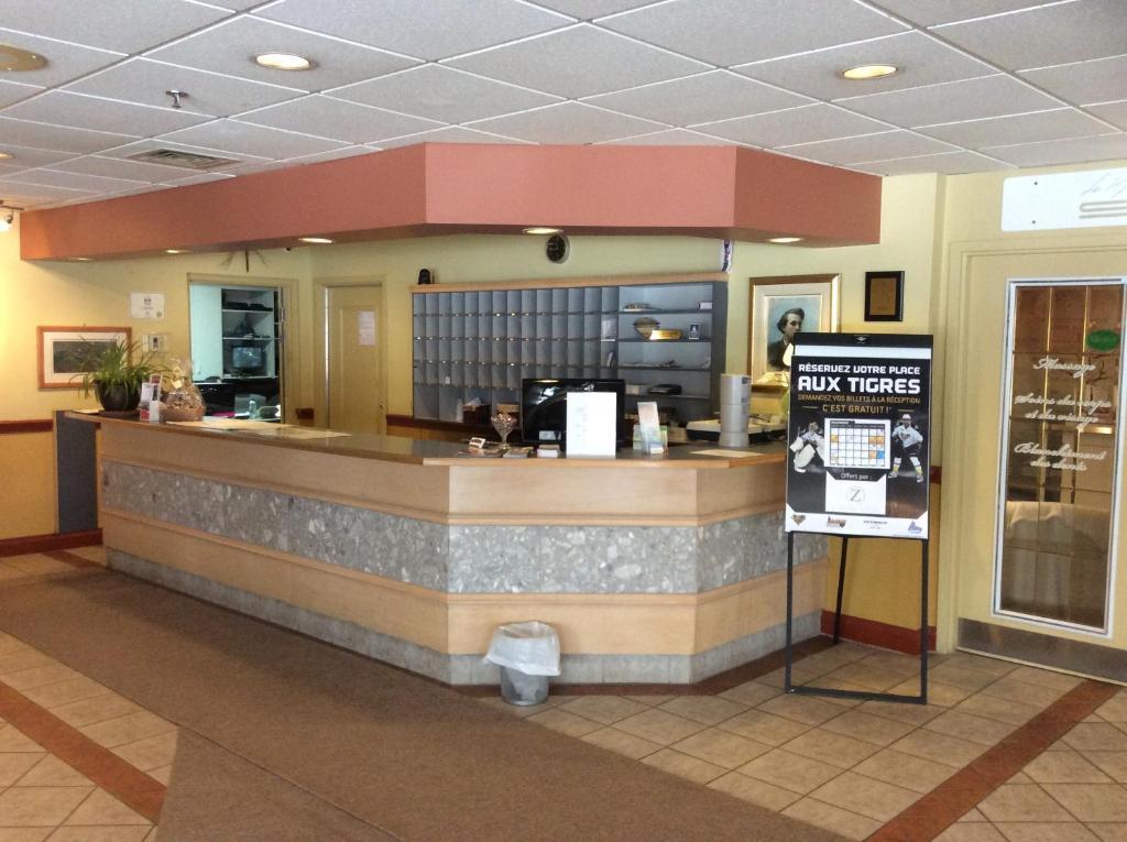 Hotel Travelodge By Wyndham Victoriaville Bagian luar foto