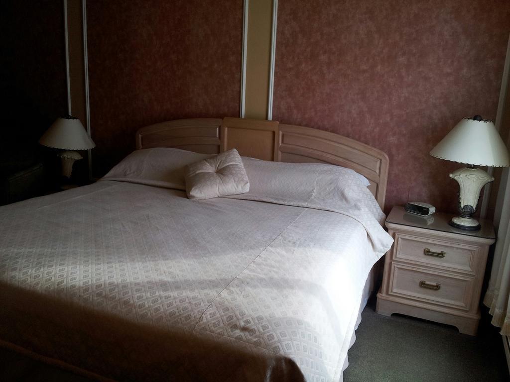 Hotel Travelodge By Wyndham Victoriaville Bagian luar foto