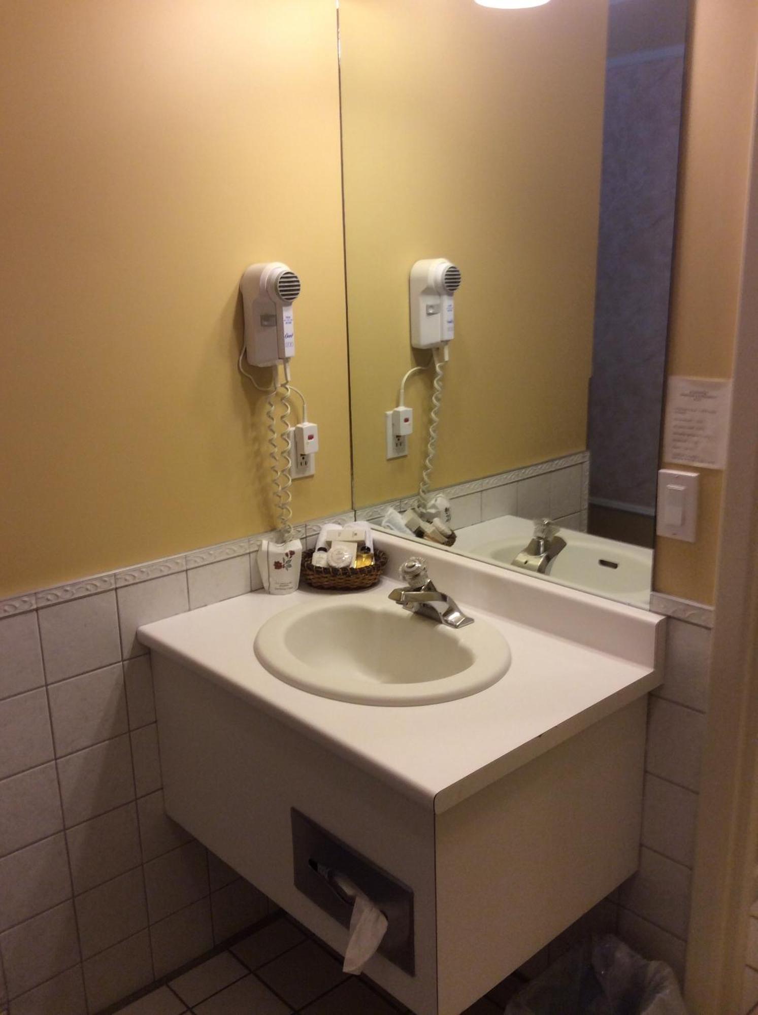 Hotel Travelodge By Wyndham Victoriaville Ruang foto