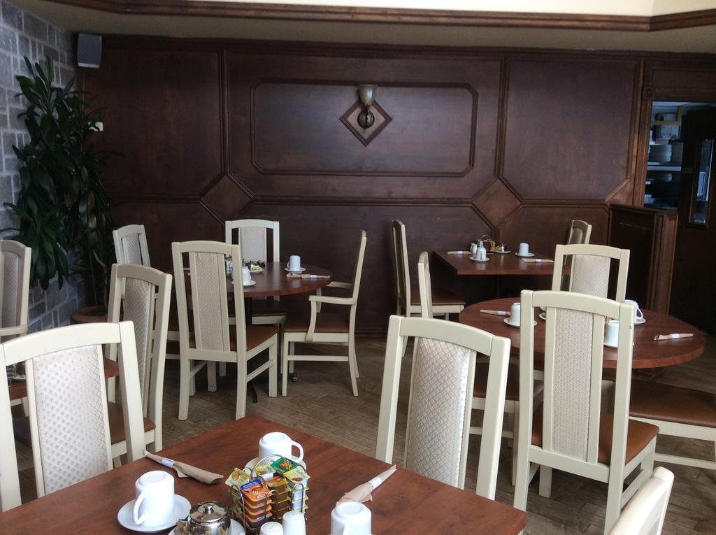 Hotel Travelodge By Wyndham Victoriaville Bagian luar foto